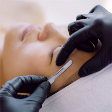 Load image into Gallery viewer, Dermaplaning Training Course - Moncton, New Brunswick
