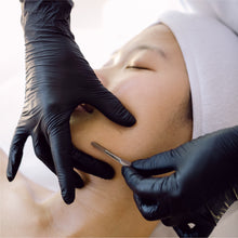 Load image into Gallery viewer, Dermaplaning Training Course - Vancouver, BC
