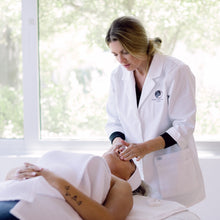 Load image into Gallery viewer, Dermaplaning Training Course - Online
